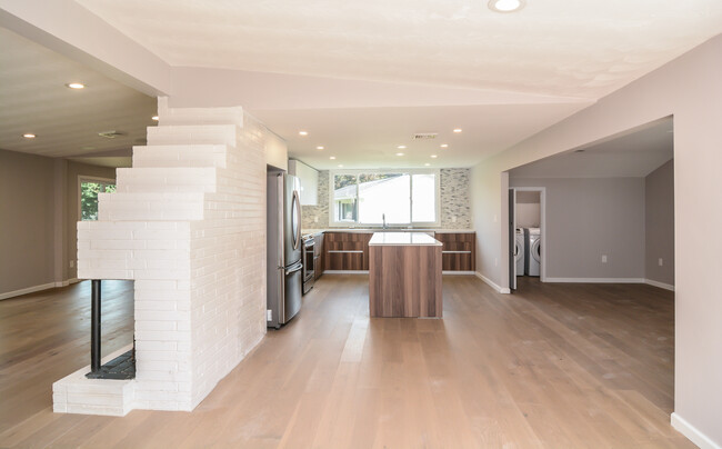 Building Photo - 9 Tartufi Cir