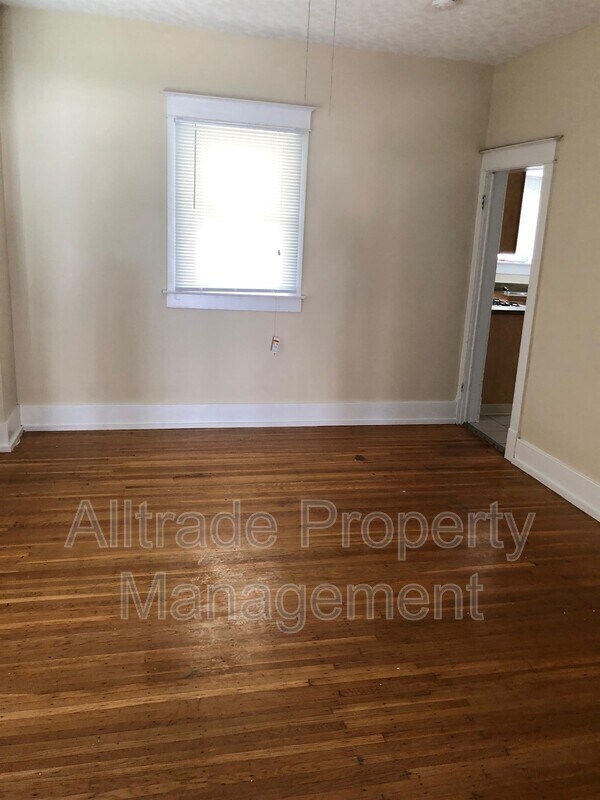 Foto del edificio - 1218 Central Ave