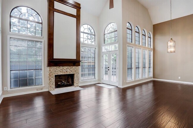 Building Photo - 1203 Normans Woods St