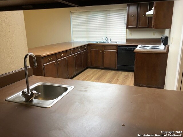 Building Photo - 8335 Athenian Dr