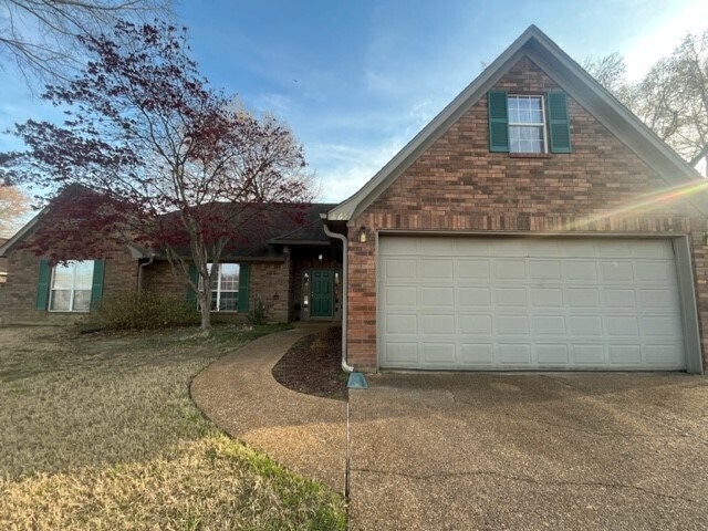 Building Photo - 3765 Russell Hurst Dr E