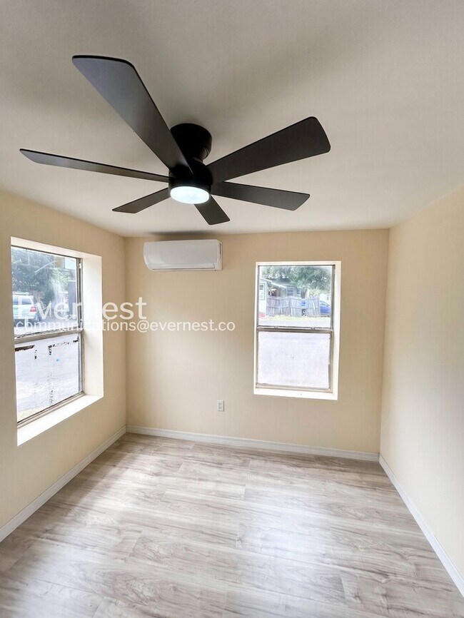 Foto del edificio - 5680 28th St N