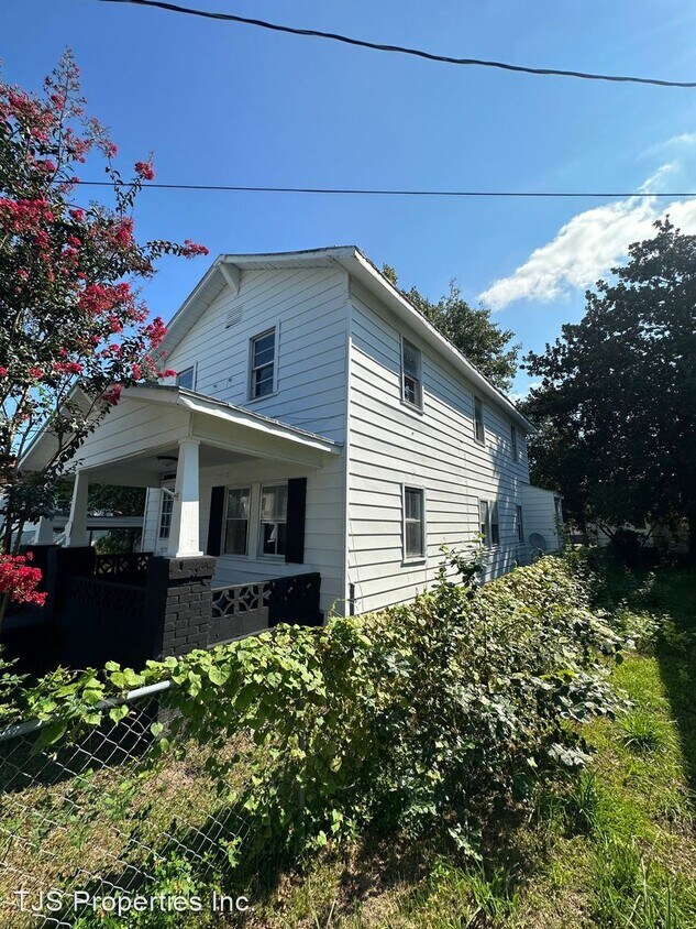 Primary Photo - 3 br, 1 bath House - 516 Second Ave.