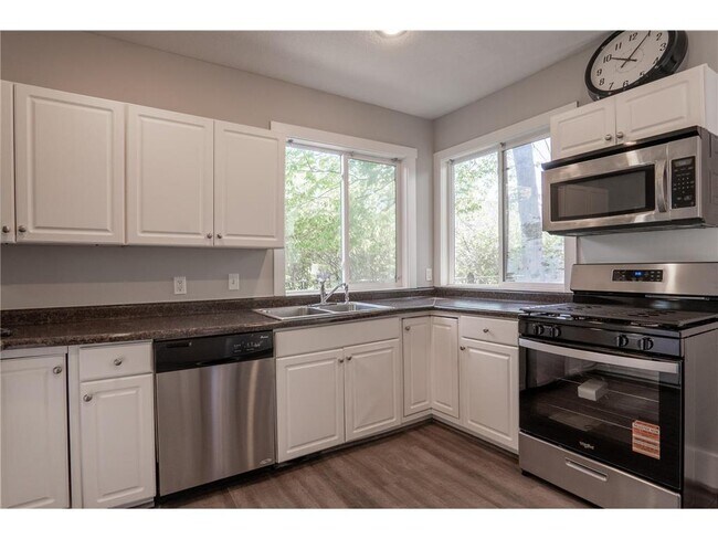 Foto del edificio - 1602 Johnson St NE