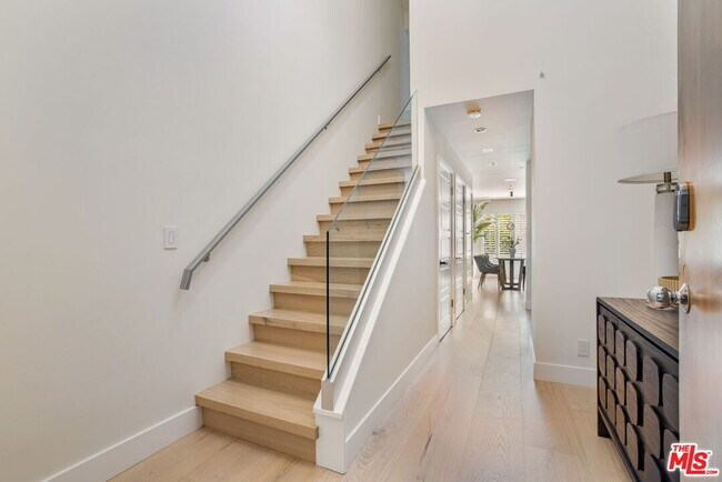 Foto del edificio - 967 Hammond St