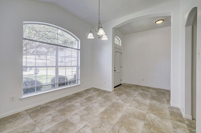Building Photo - 25407 Clover Ranch Dr