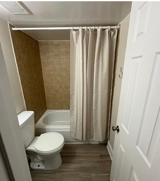 Building Photo - 2014 1st St NW