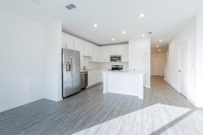 Building Photo - 3316 Thicket St
