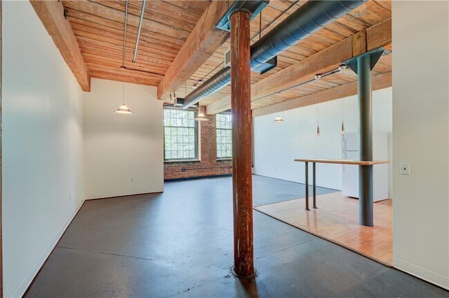 Building Photo - 18 Imperial Pl