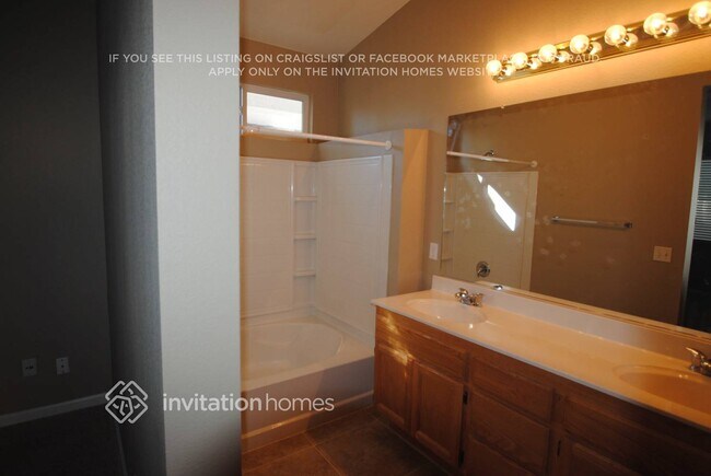 Foto del edificio - 1755 Waterfall Dr