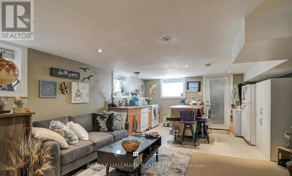 Primary Photo - 76 Caithness Ave