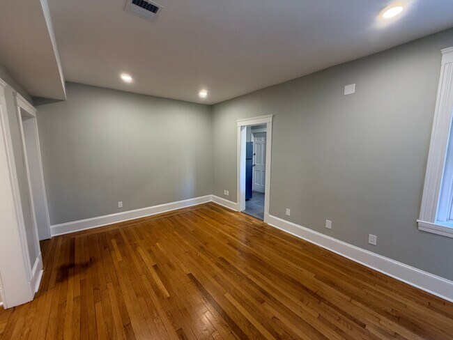 Foto del edificio - 32 Park Vale Ave