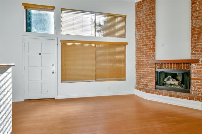 Foto del edificio - 20224 Sherman Way