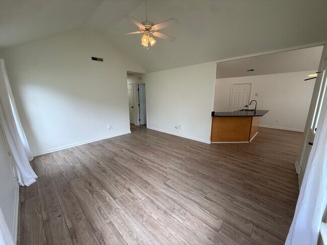 Foto del edificio - Beautiful 3 Bedroom Home Conveniently Located in La Vergne!
