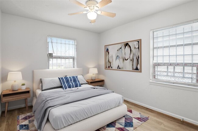 Foto del edificio - 10602 Rosehaven Dr