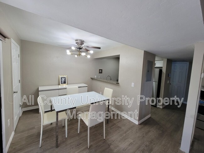 Foto del edificio - 207 SW 6th Ave