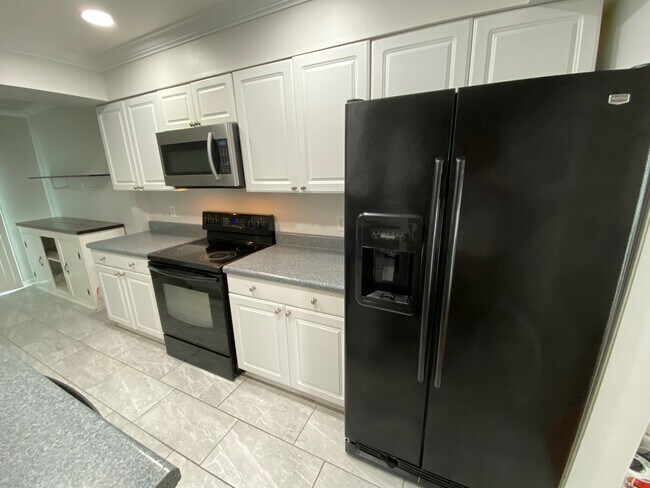 Building Photo - 3993 Roebling Ln