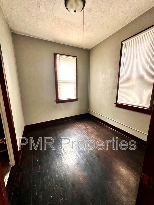 319 N 1st St Unit 4, Council Bluffs, IA 51503 Condo for Rent in