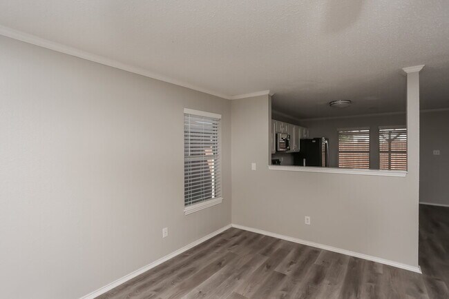 Building Photo - 5301 Royal Burgess Dr