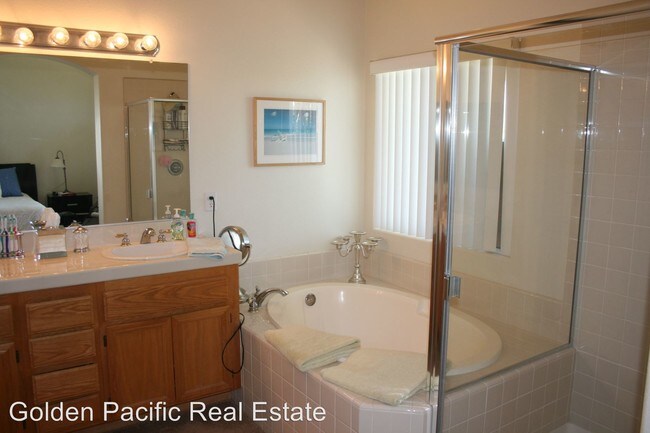 Building Photo - 865 Bel Esprit Cir