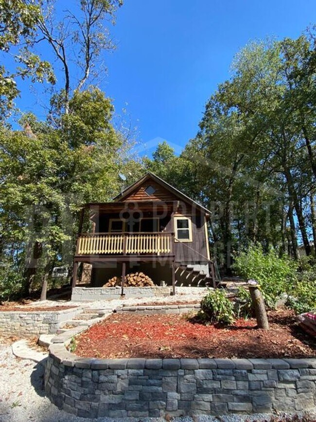 Foto del edificio - Rustic One Bedroom Cabin with Loft