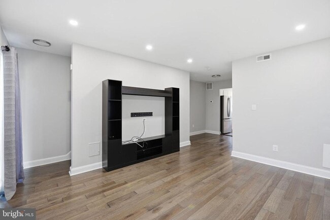 Foto del edificio - 422 Burbank St SE