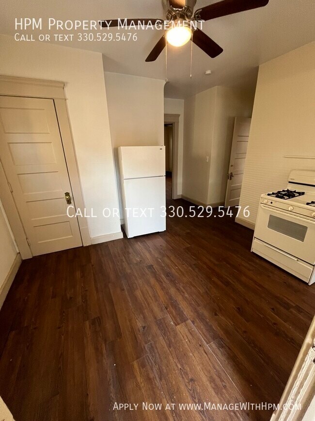 Foto del edificio - 28 Grand Ave