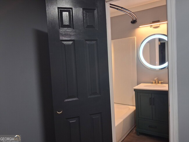 Building Photo - 107b Parkview Dr