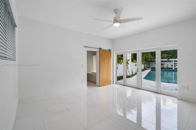 Foto del edificio - 5714 SW 80th St