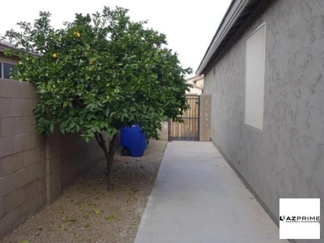 Building Photo - beautiful home