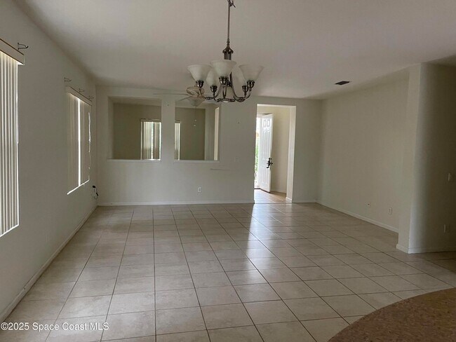 Foto del edificio - 4133 Collinwood Dr