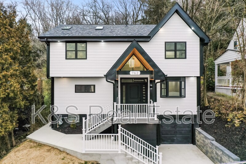 Foto principal - 762 South Margaretta Street