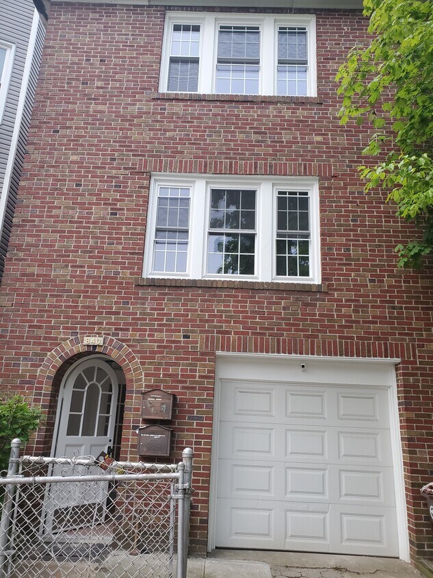 840 Kinsella St, Bronx, NY 10462 House Rental in Bronx, NY