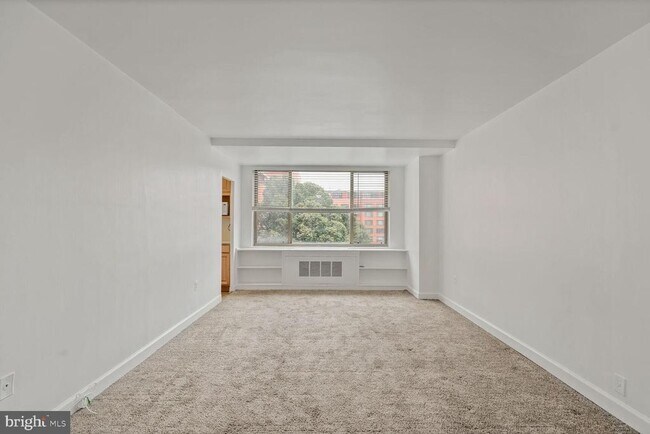 Foto del edificio - 1121 Arlington Blvd