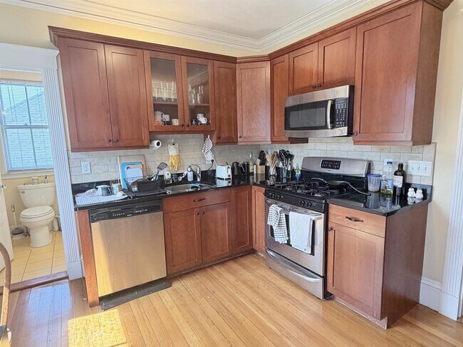 Foto del edificio - 79 College Ave