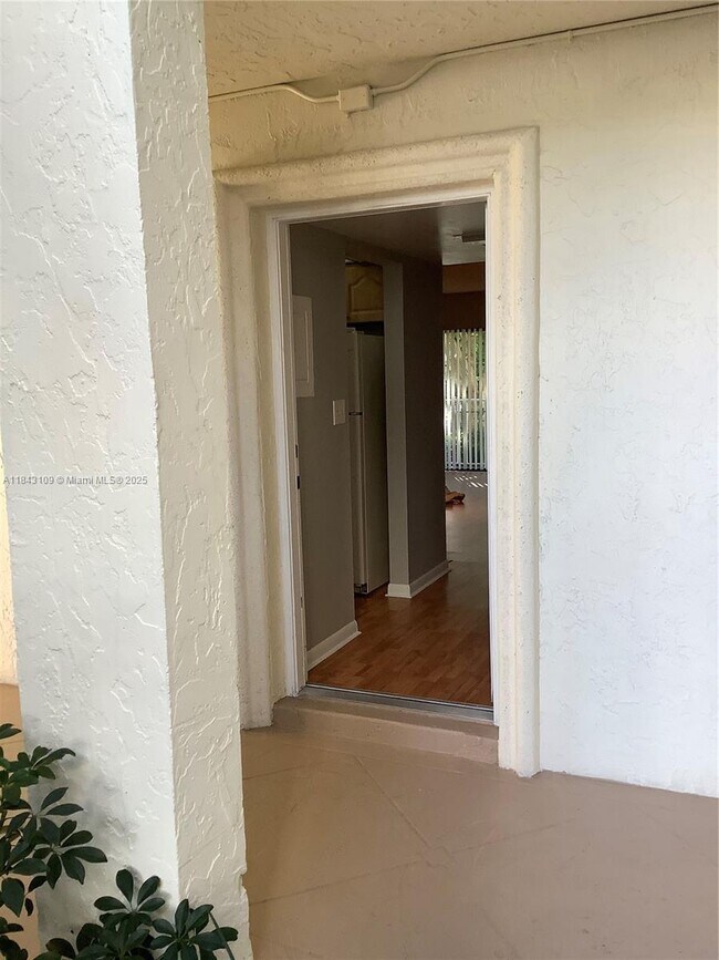 Foto del edificio - 9301 SW 92nd Ave