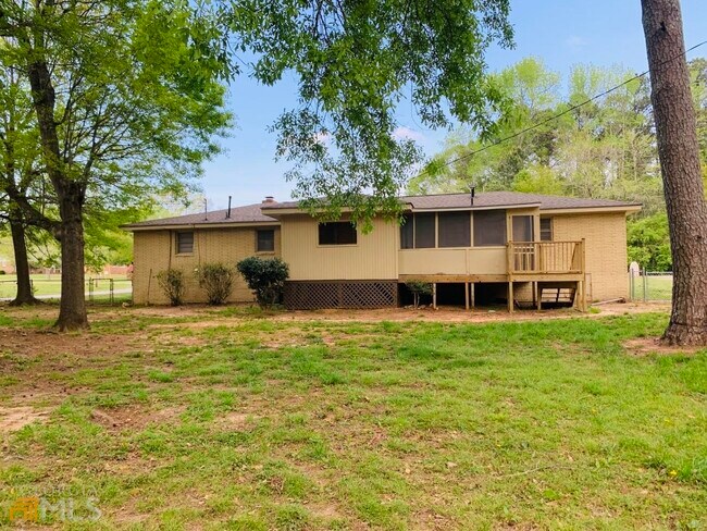 Building Photo - 105 Sunrise Dr