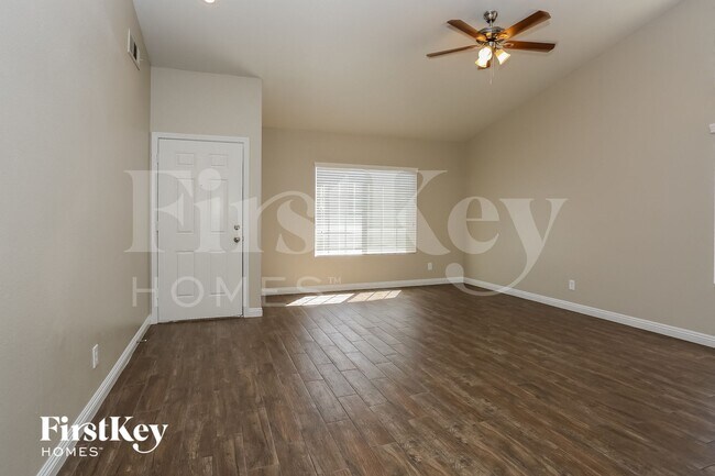 Foto del edificio - 4705 Crimson Leaf Dr