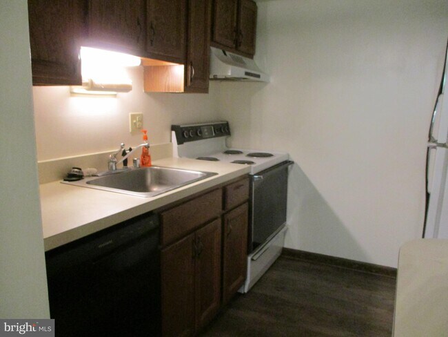 Building Photo - 23252 Chestnut Oak Ct