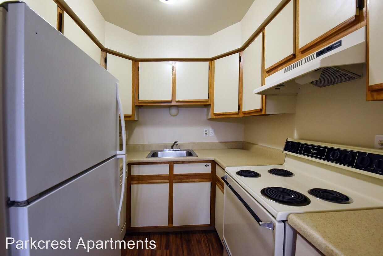 Primary Photo - 7000 W Parkcrest Dr