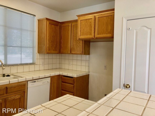 Building Photo - 3 br, 2 bath House - 7108 N. Gregory Avenue