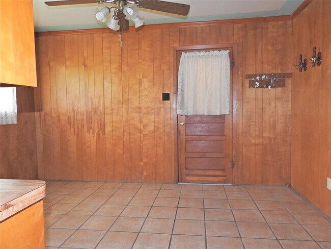 Foto del edificio - 22590 Cuttler Rd