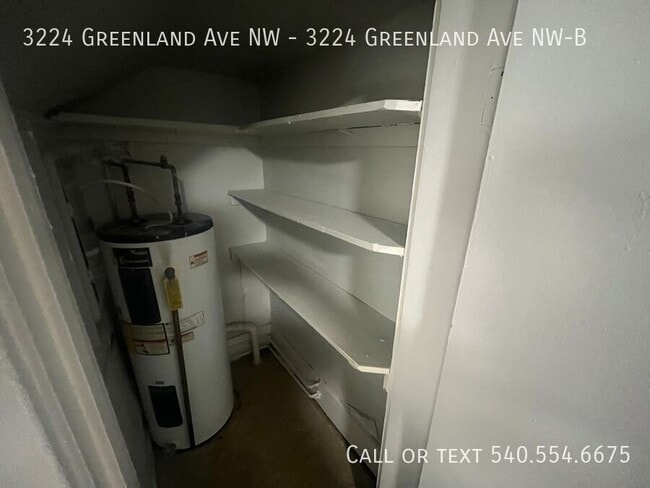 Building Photo - 3224 Greenland Ave NW