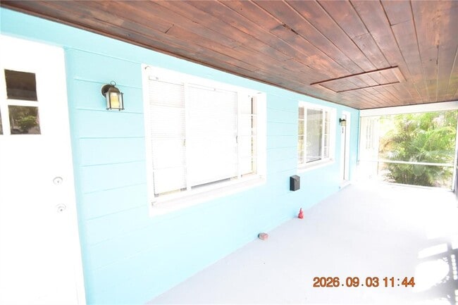 Building Photo - 906 7th Ave SW