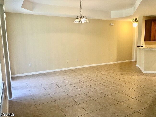 Building Photo - 9813 Quinta Artesa Way