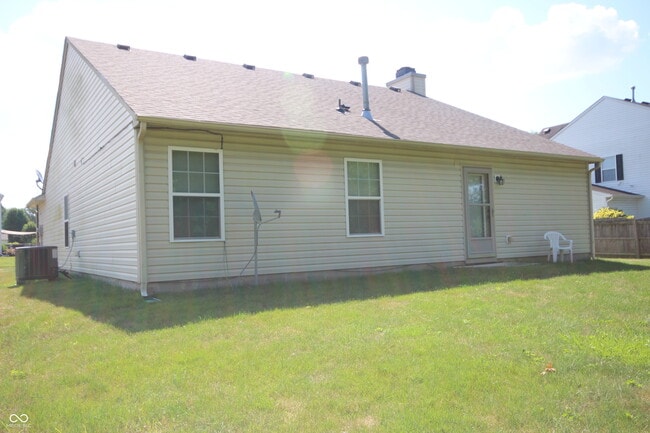 Building Photo - 1554 Stanford Dr