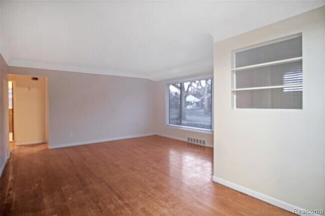 Foto del edificio - 24101 Westhampton St