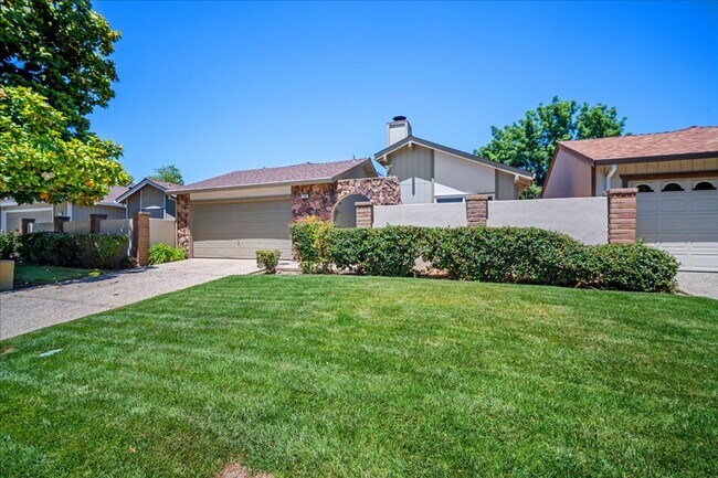 Building Photo - 103 Petrilli Cir