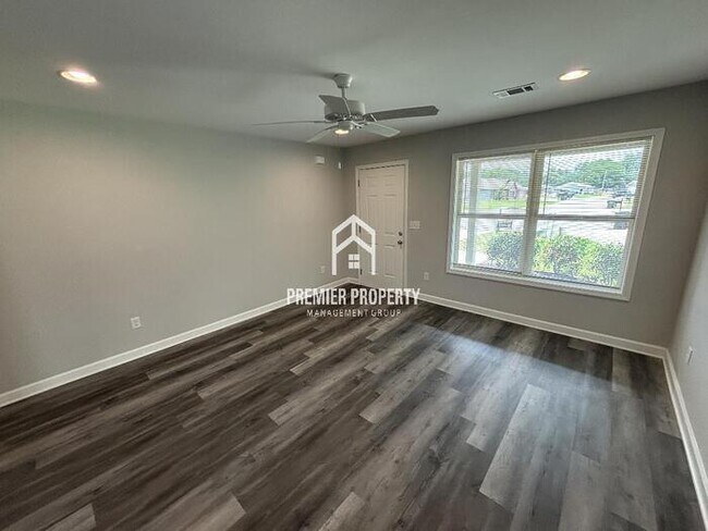 Building Photo - 180 Bradford Cir