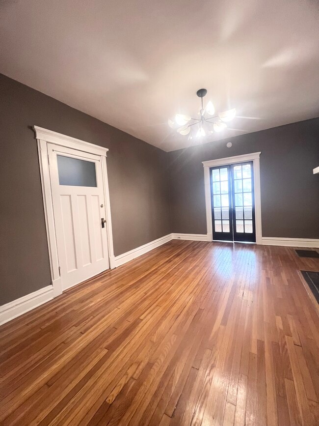 Foto del edificio - 4221 Botanical Ave